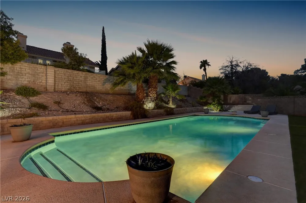 9440 Abalone Way Las Vegas, NV 89117
