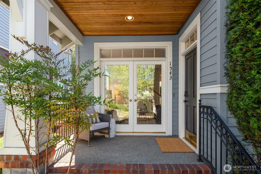 1543 NE Iris Street Issaquah, WA 98029