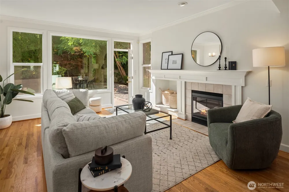 1543 NE Iris Street Issaquah, WA 98029