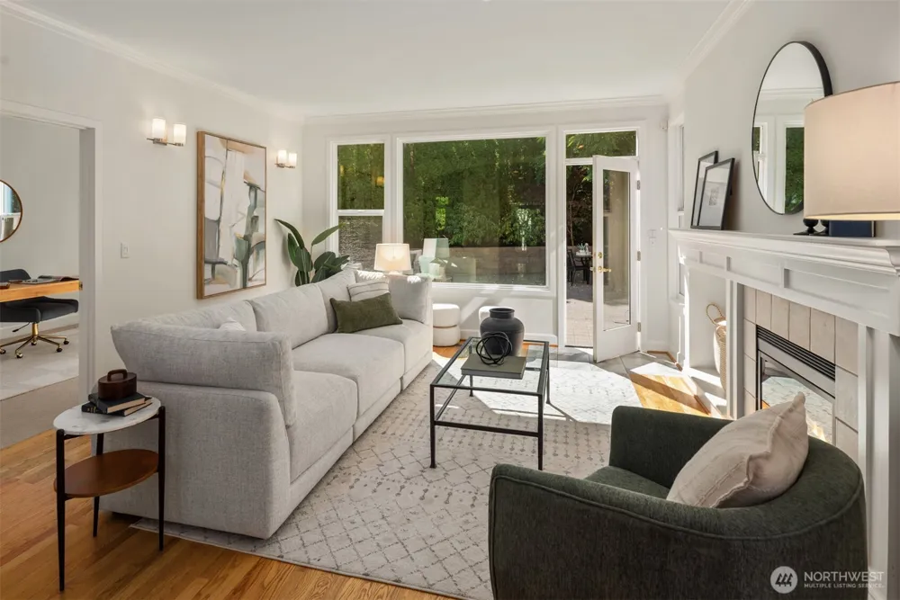 1543 NE Iris Street Issaquah, WA 98029