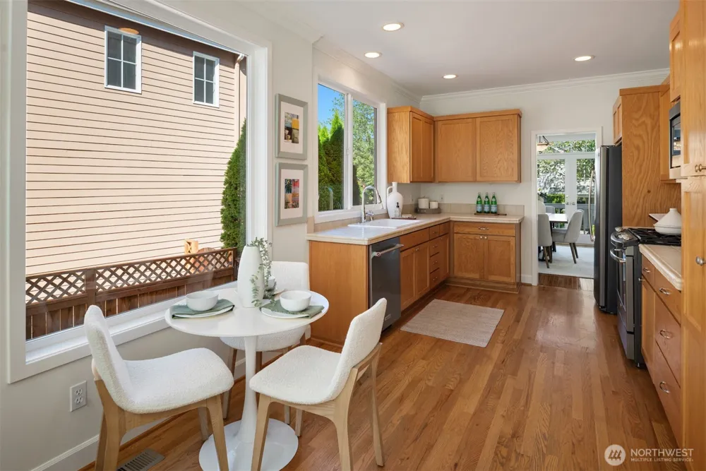 1543 NE Iris Street Issaquah, WA 98029