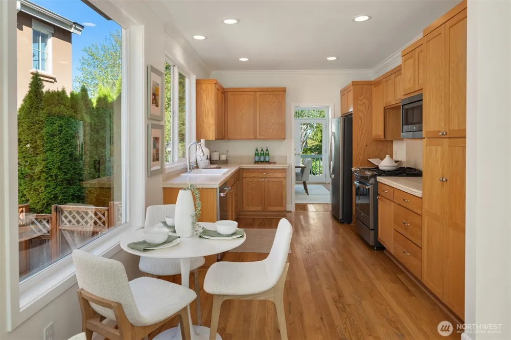 1543 NE Iris Street Issaquah, WA 98029