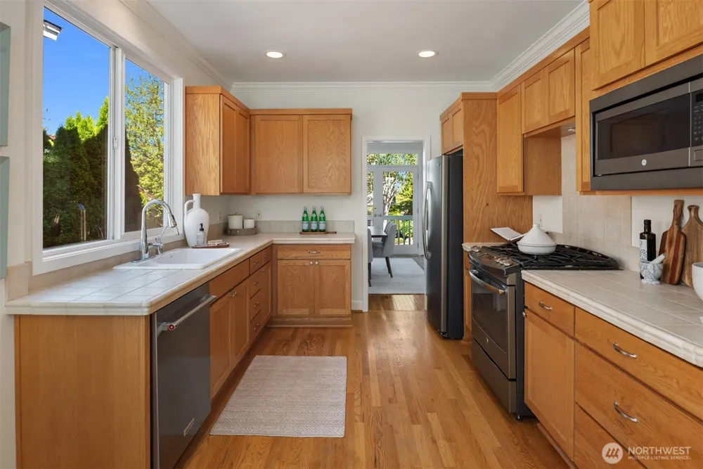 1543 NE Iris Street Issaquah, WA 98029