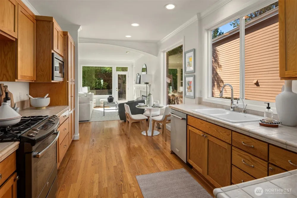 1543 NE Iris Street Issaquah, WA 98029