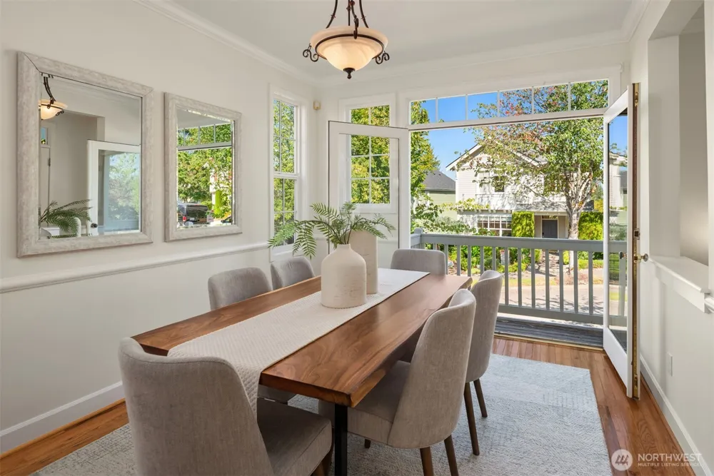 1543 NE Iris Street Issaquah, WA 98029