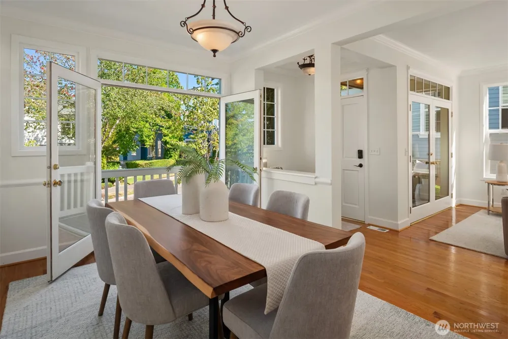 1543 NE Iris Street Issaquah, WA 98029