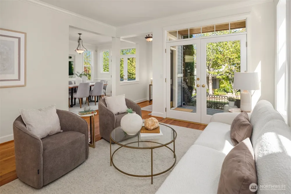 1543 NE Iris Street Issaquah, WA 98029