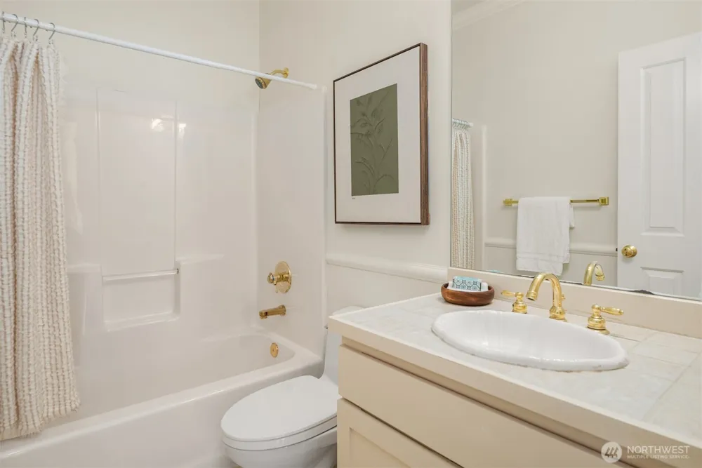 1543 NE Iris Street Issaquah, WA 98029