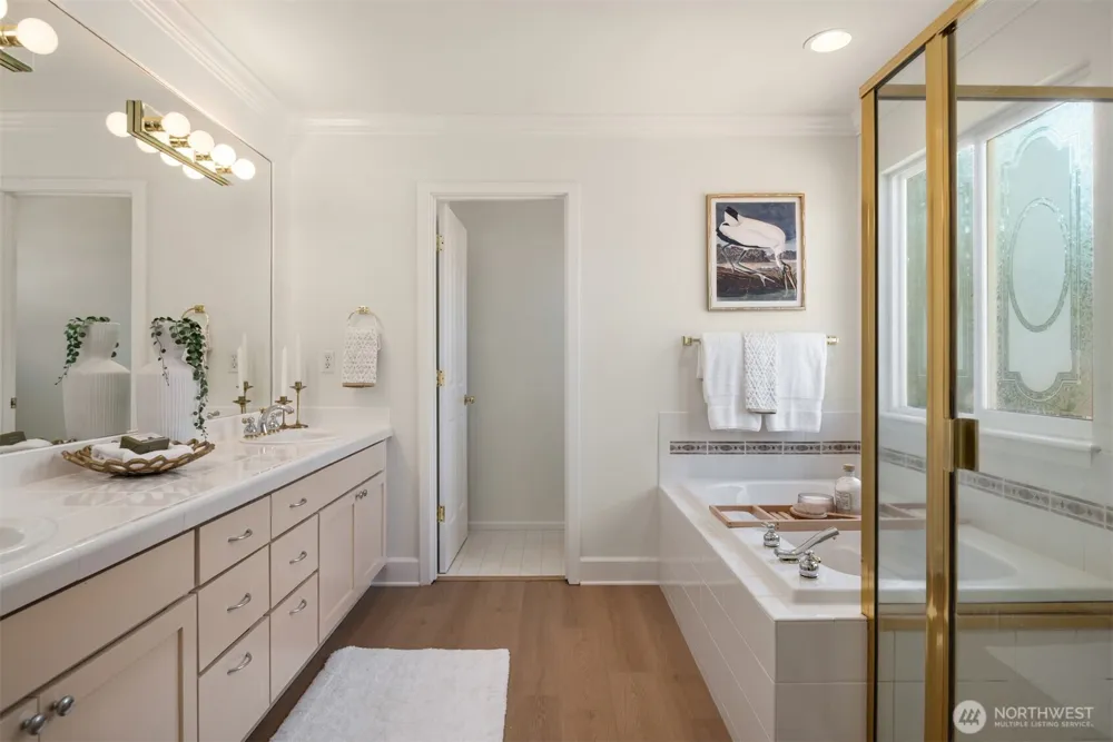 1543 NE Iris Street Issaquah, WA 98029