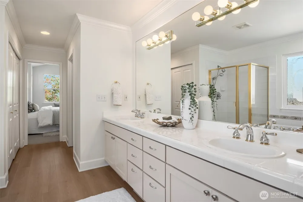 1543 NE Iris Street Issaquah, WA 98029