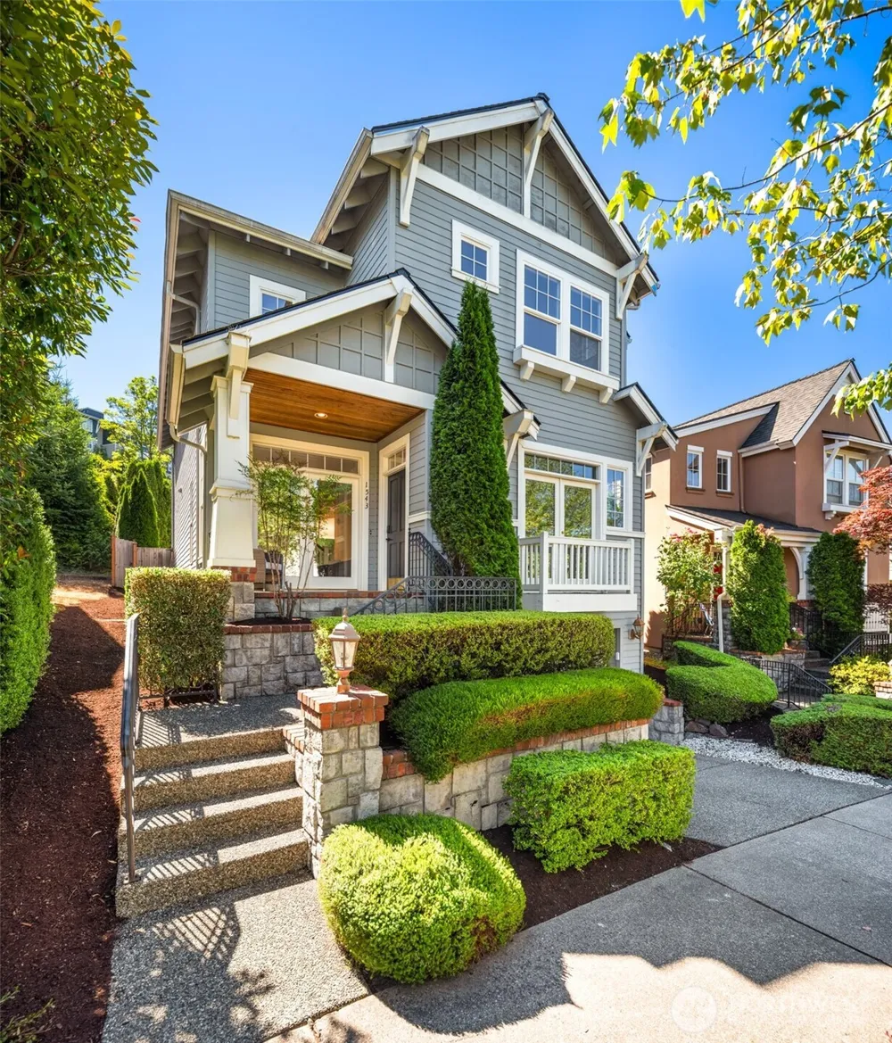 1543 NE Iris Street Issaquah, WA 98029