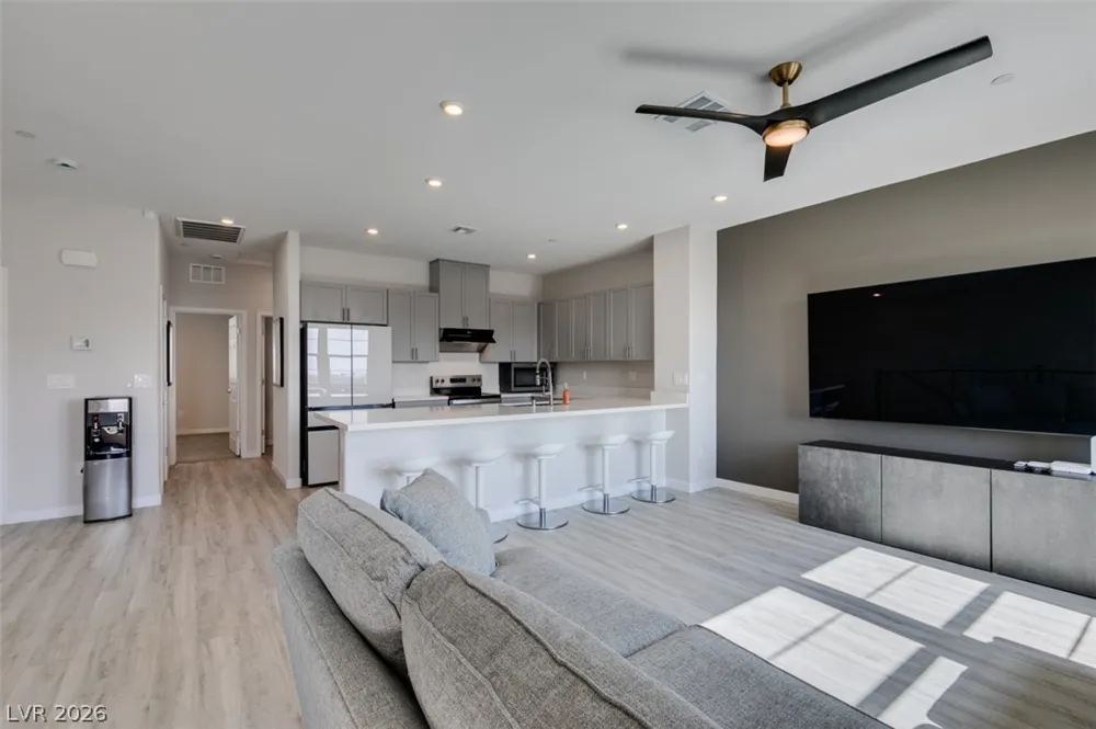 5618 Beguiling Falls Street Las Vegas, NV 89148