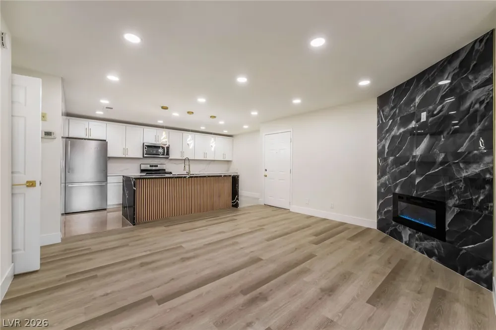 2200 S Fort Apache Road #2073 Las Vegas, NV 89117