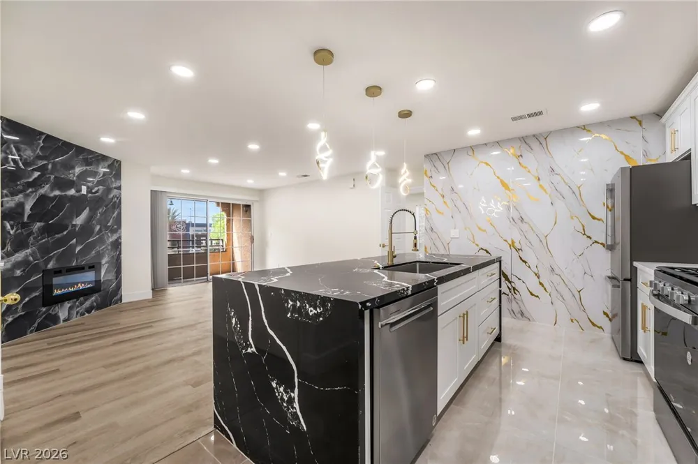 2200 S Fort Apache Road #2073 Las Vegas, NV 89117