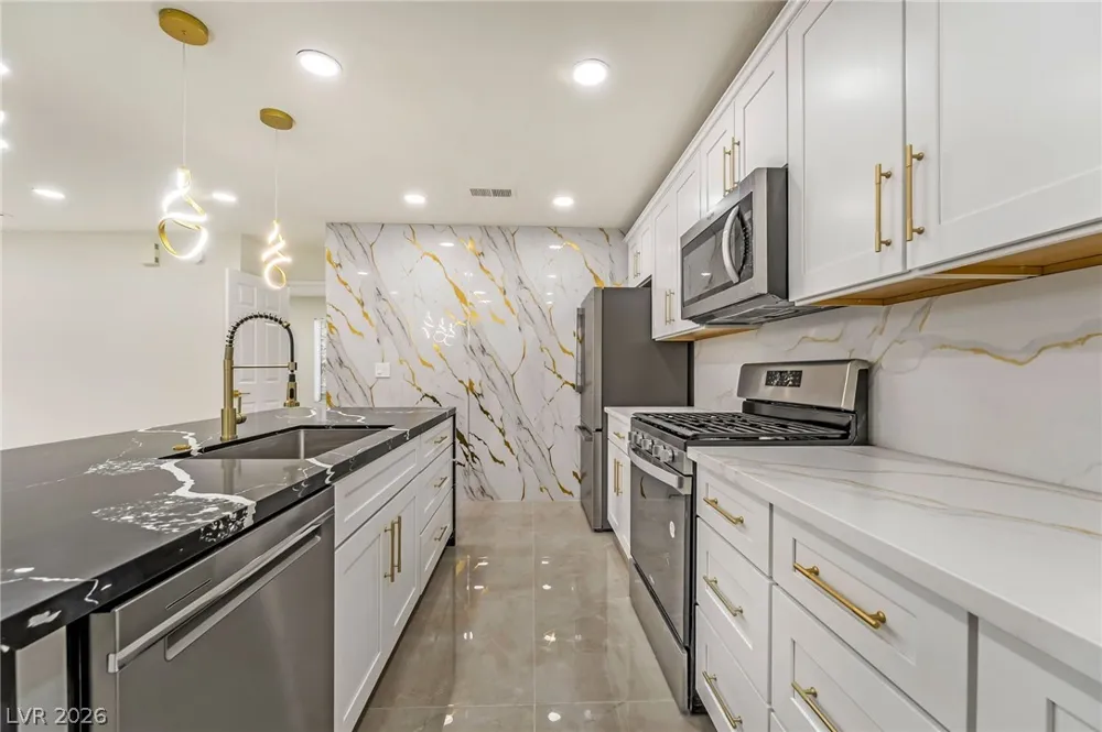 2200 S Fort Apache Road #2073 Las Vegas, NV 89117