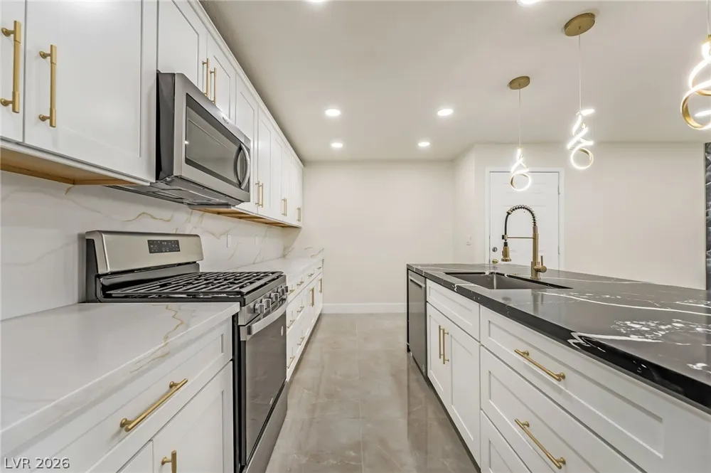 2200 S Fort Apache Road #2073 Las Vegas, NV 89117