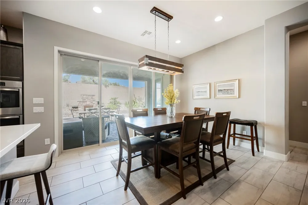8133 Pinetop Crest Street Las Vegas, NV 89166