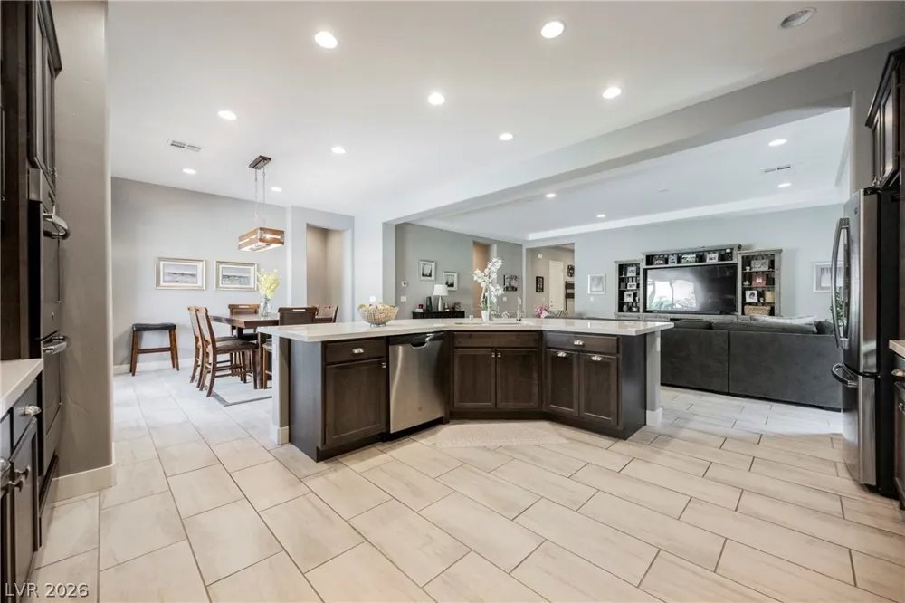 8133 Pinetop Crest Street Las Vegas, NV 89166