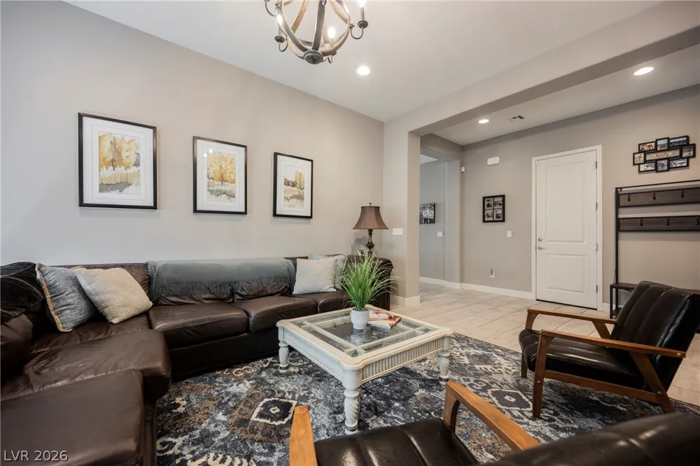 8133 Pinetop Crest Street Las Vegas, NV 89166