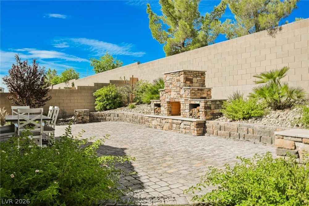 8133 Pinetop Crest Street Las Vegas, NV 89166