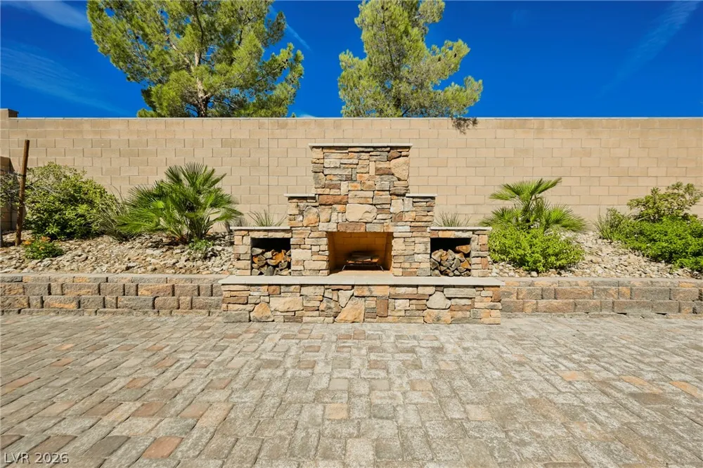 8133 Pinetop Crest Street Las Vegas, NV 89166