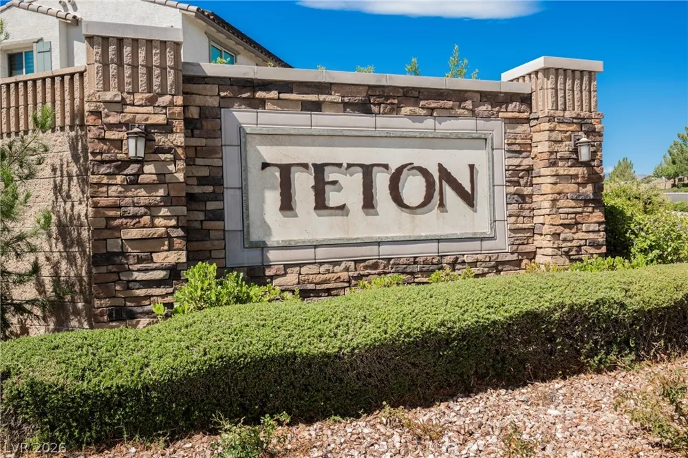 8133 Pinetop Crest Street Las Vegas, NV 89166