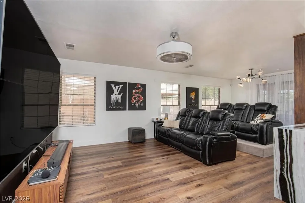 387 Silver Road Mesquite, NV 89027