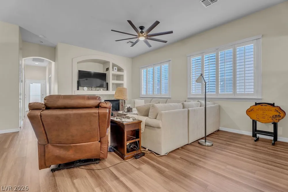369 Cascade Mist Avenue Las Vegas, NV 89123