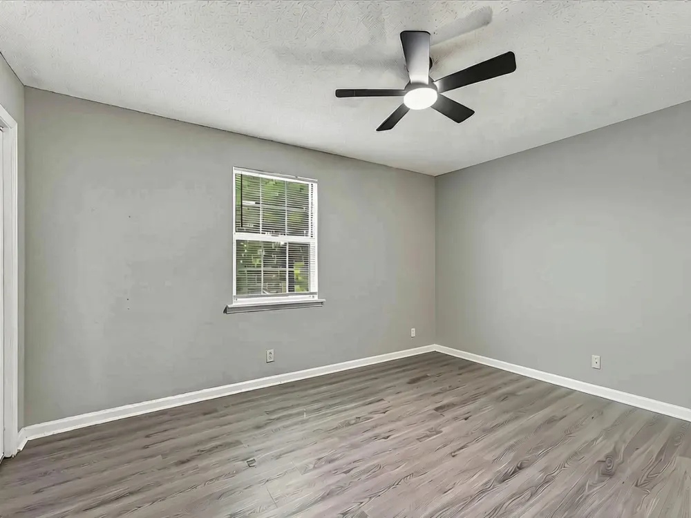 114 Cunningham Pl #B Clarksville, TN 37042
