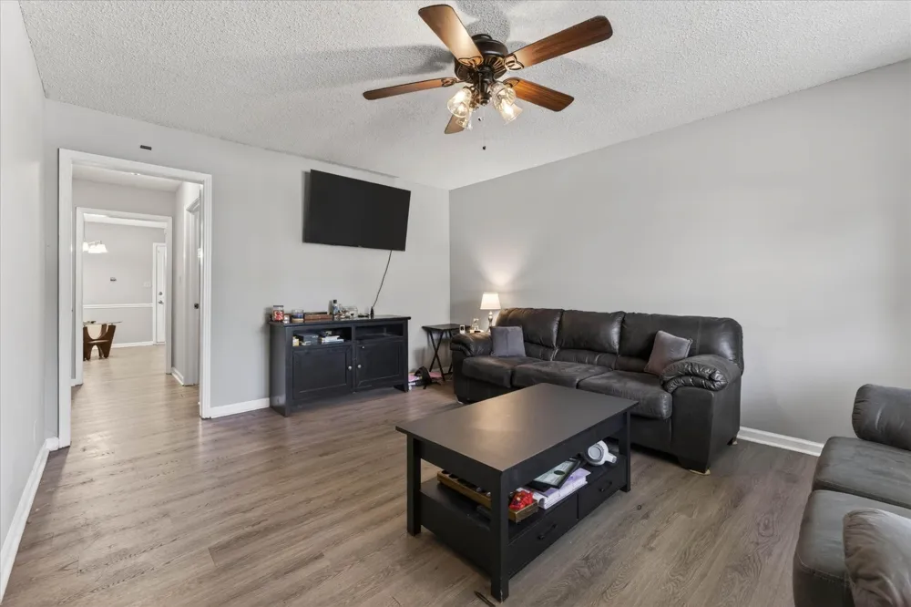 114 Cunningham Pl #B Clarksville, TN 37042