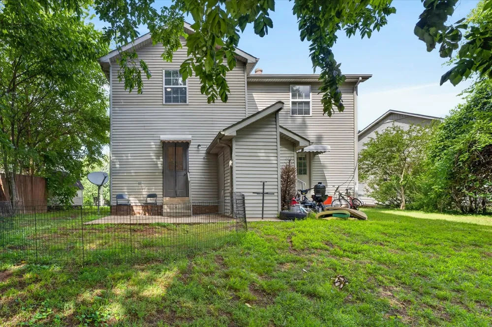114 Cunningham Pl #B Clarksville, TN 37042