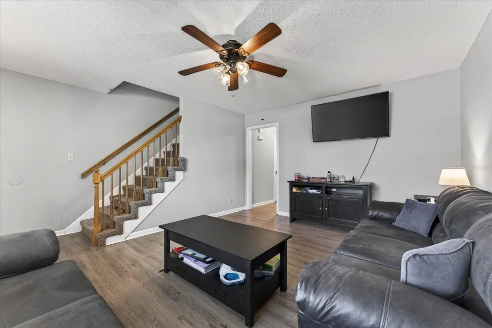 114 Cunningham Pl #B Clarksville, TN 37042