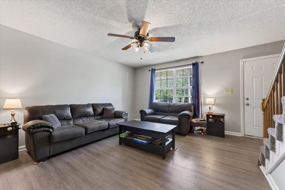 114 Cunningham Pl #B Clarksville, TN 37042