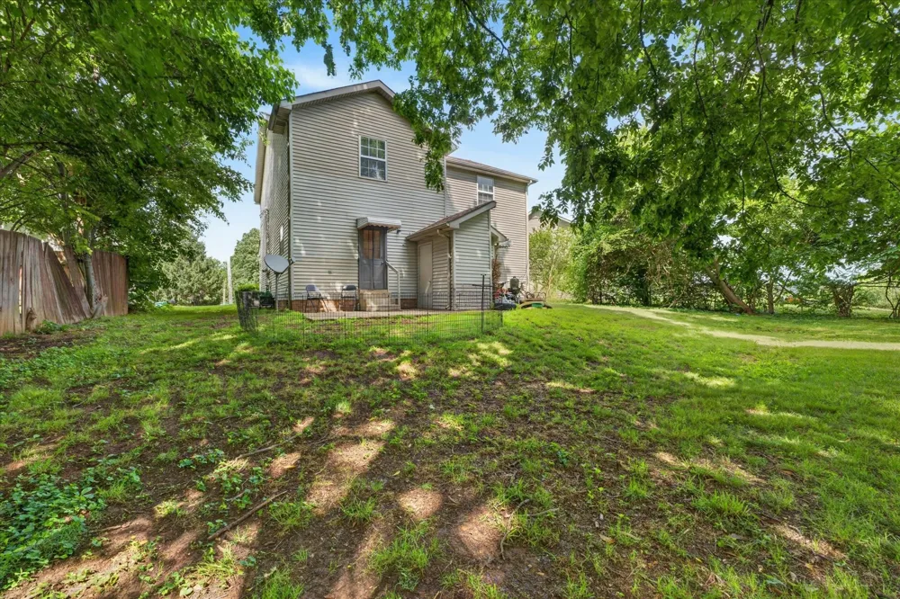 114 Cunningham Pl #B Clarksville, TN 37042