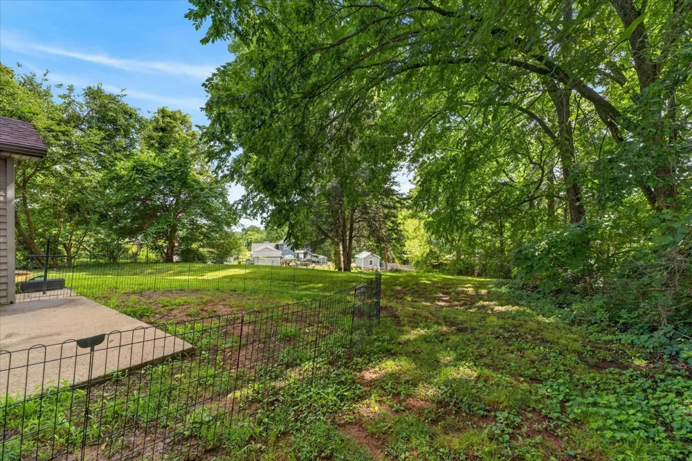 114 Cunningham Pl #B Clarksville, TN 37042