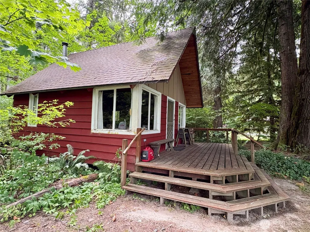 58633 Floral Lane Rockport, WA 98267