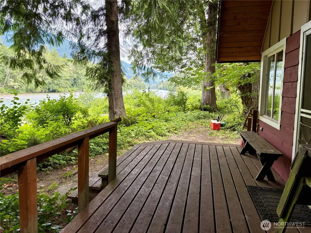 58633 Floral Lane Rockport, WA 98267