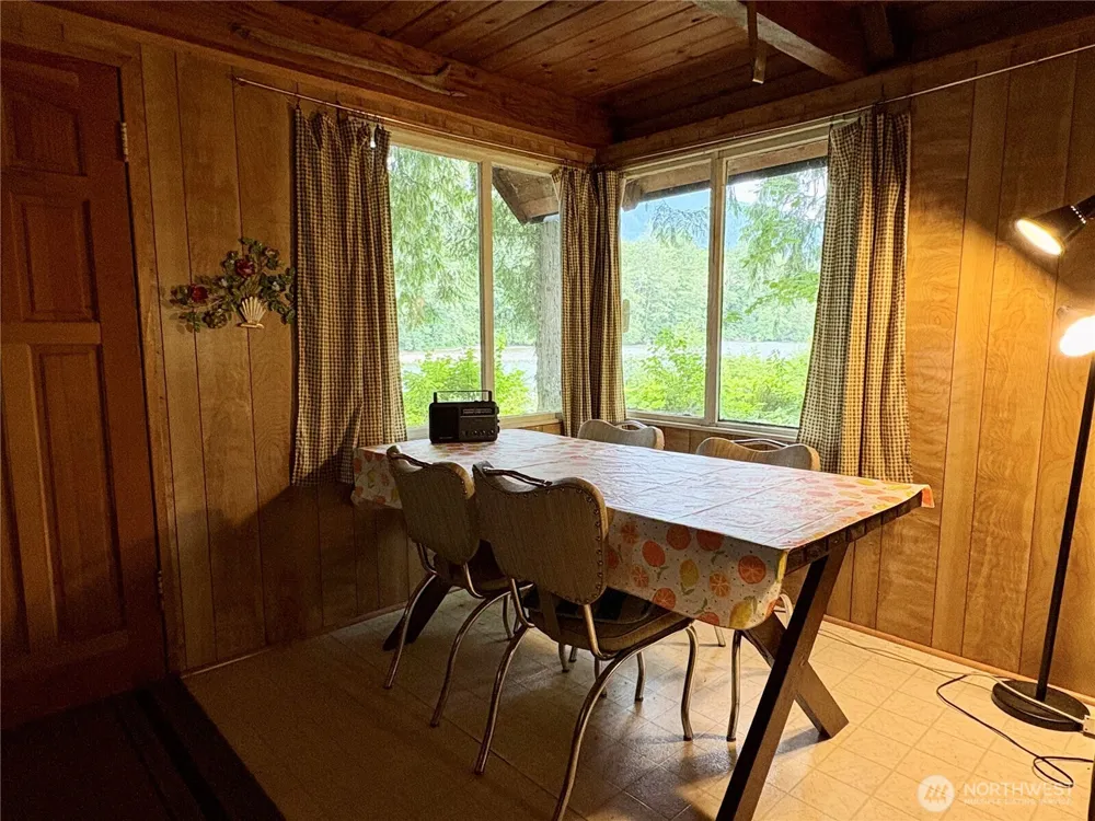 58633 Floral Lane Rockport, WA 98267
