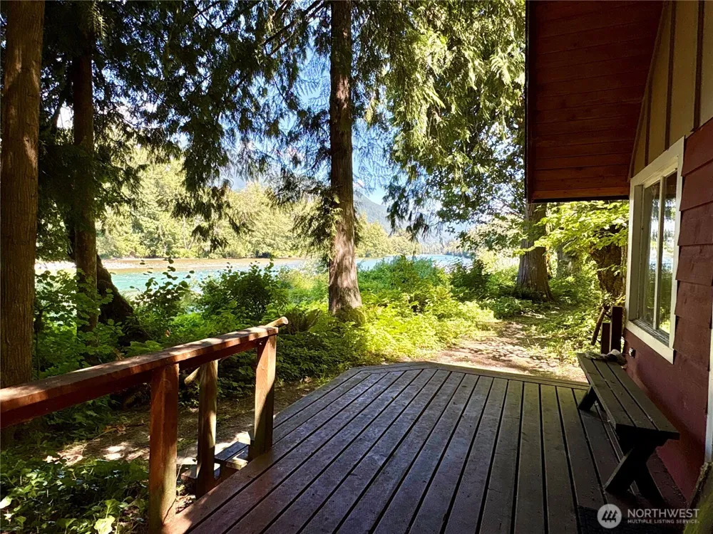 58633 Floral Lane Rockport, WA 98267