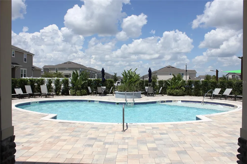 1099 LAKESHORE BREEZE PL PLACE Kissimmee, FL 34747