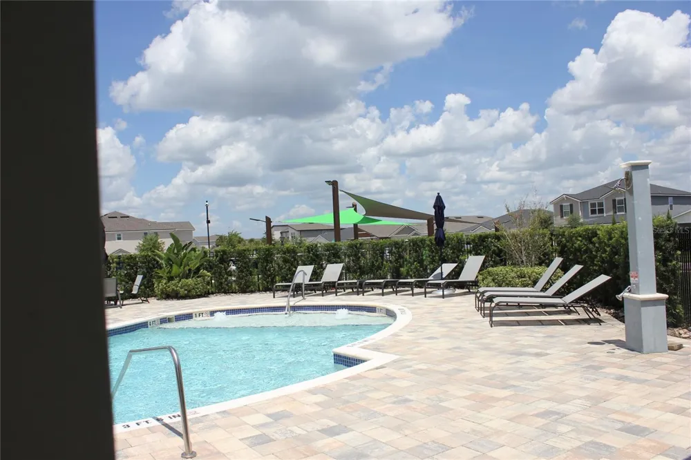 1099 LAKESHORE BREEZE PL PLACE Kissimmee, FL 34747