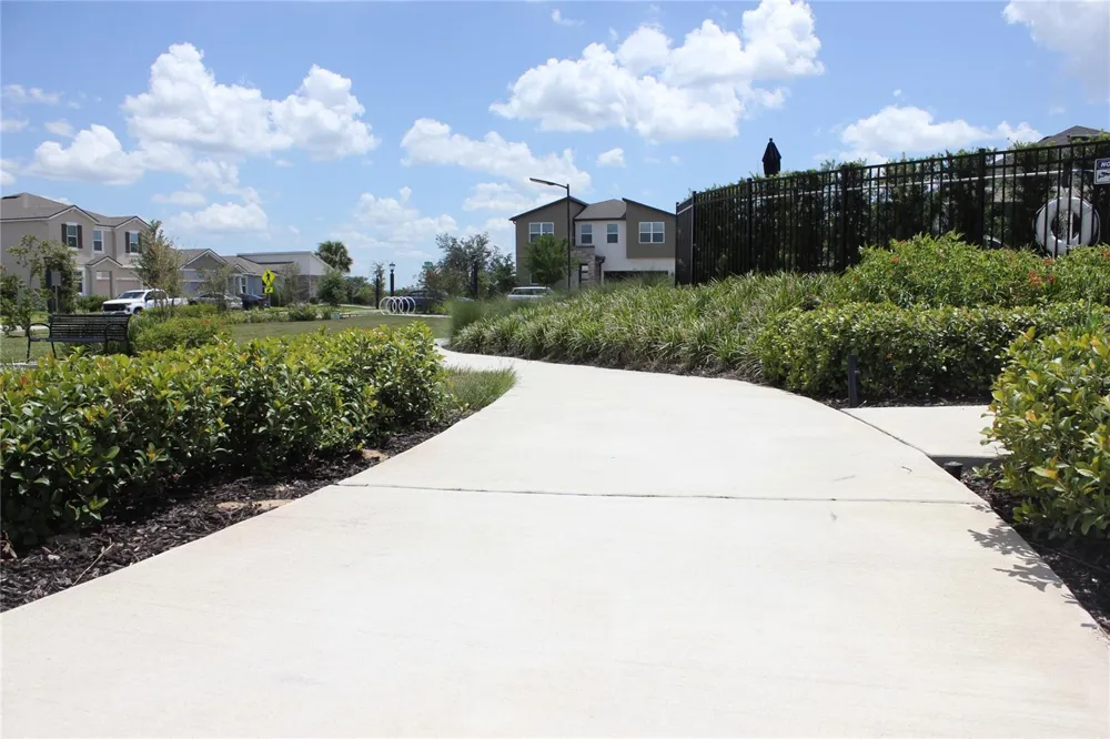 1099 LAKESHORE BREEZE PL PLACE Kissimmee, FL 34747