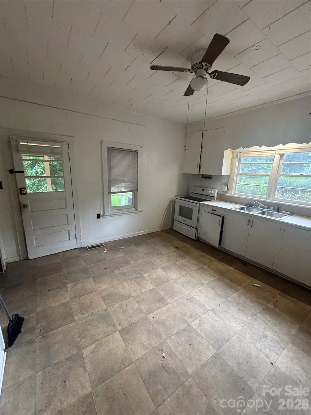 40 Beaver Street Tryon, NC 28782