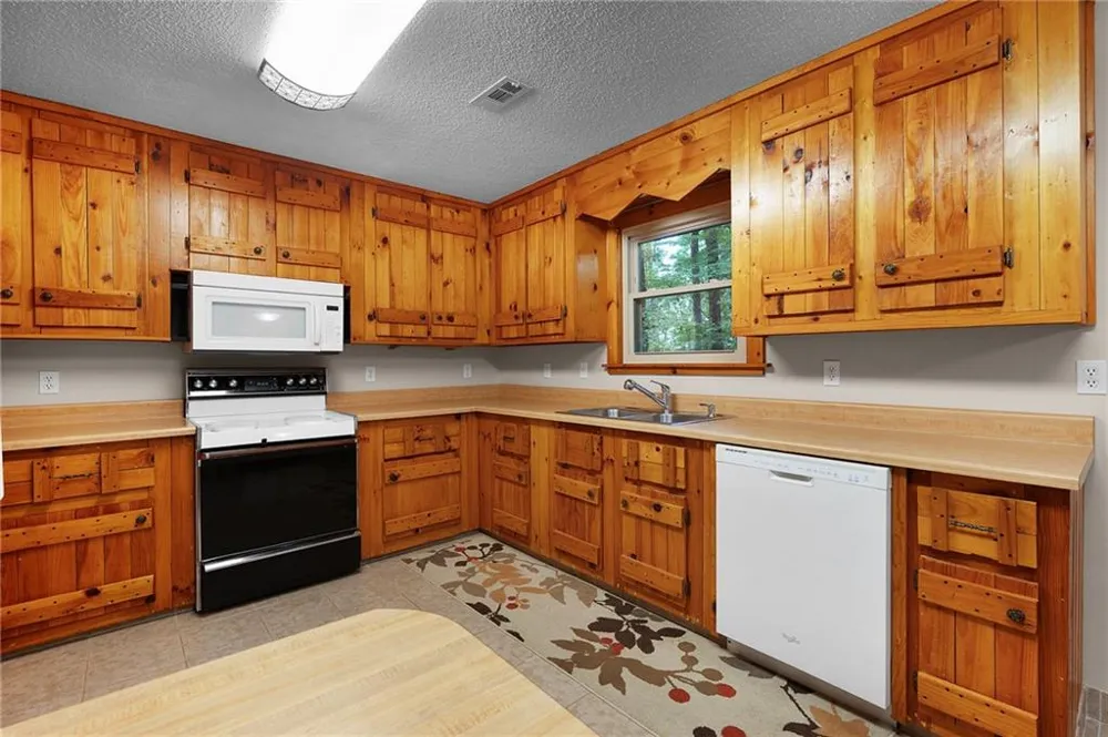 314 Catawba Circle Ellijay, GA 30540