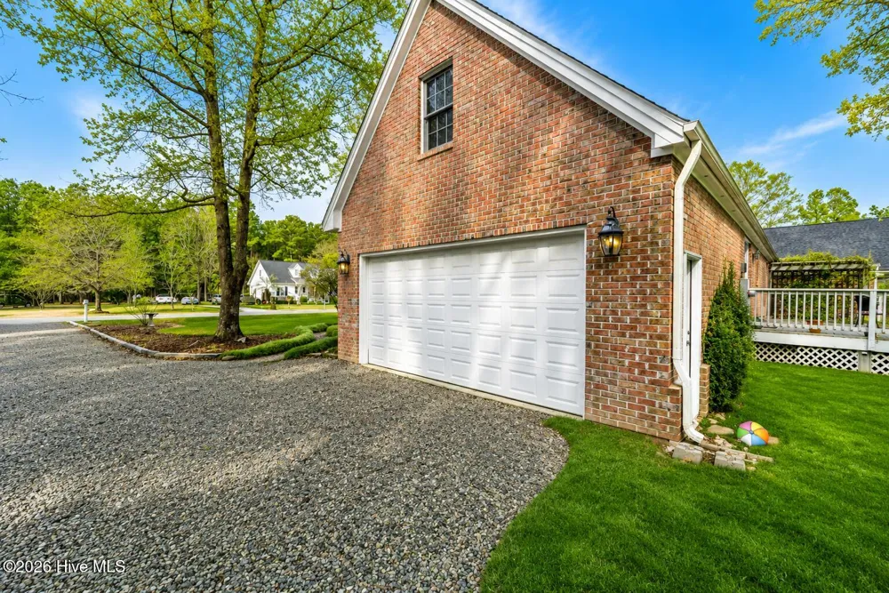 121 E Pointe Road Rocky Point, NC 28457