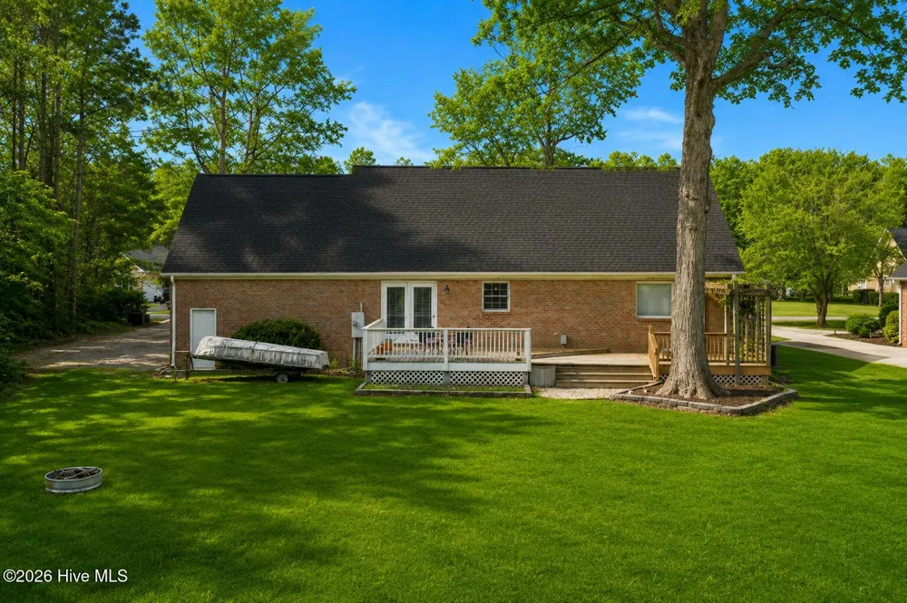 121 E Pointe Road Rocky Point, NC 28457