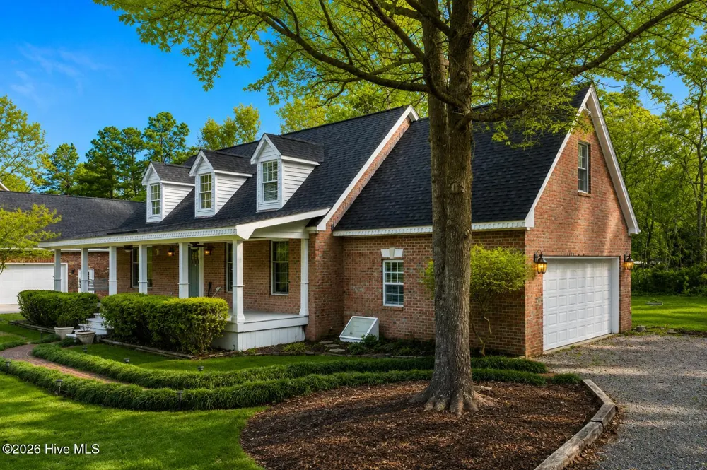 121 E Pointe Road Rocky Point, NC 28457