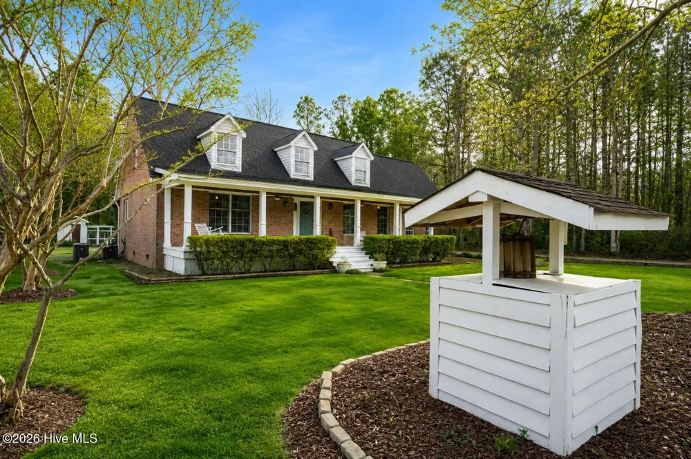 121 E Pointe Road Rocky Point, NC 28457