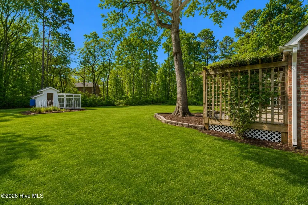 121 E Pointe Road Rocky Point, NC 28457