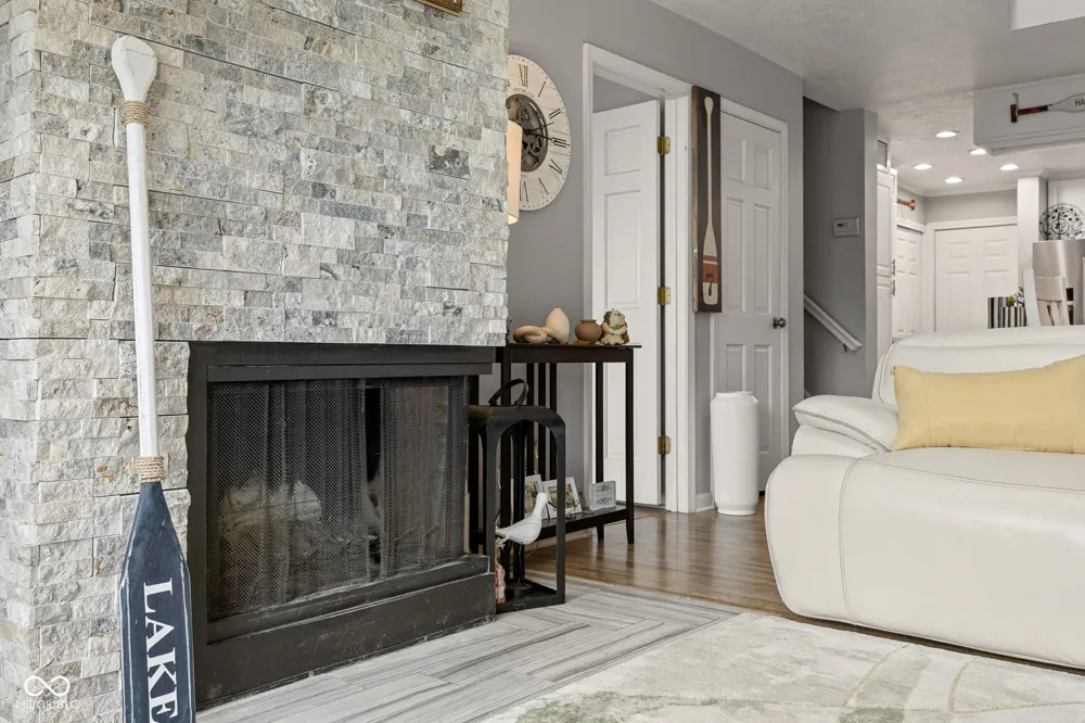 8094 Shorewalk Drive Indianapolis, IN 46236